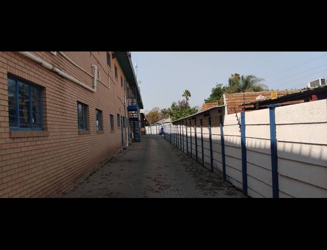 2,080M² BUSINESS CENTRE FOR SALE IN ANNADALE